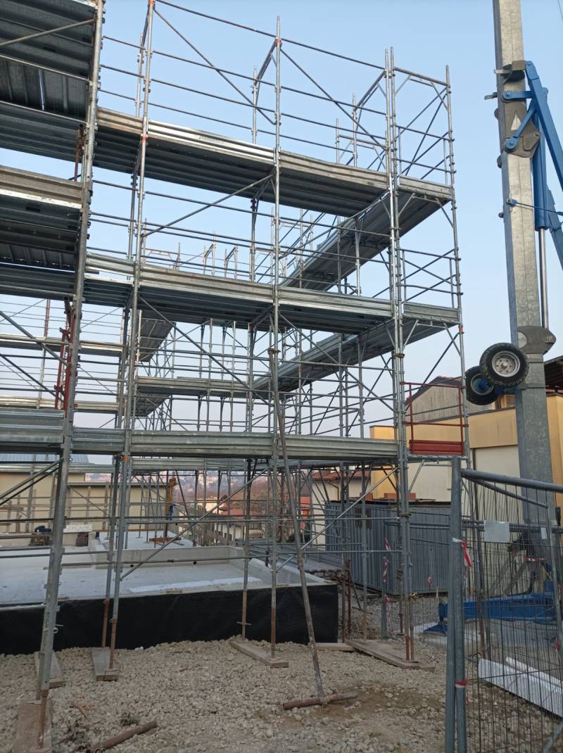 perin-ponteggi-cucciago-montaggio-ponteggio-realizzazione-edifici-prefabbricati-legno (2)