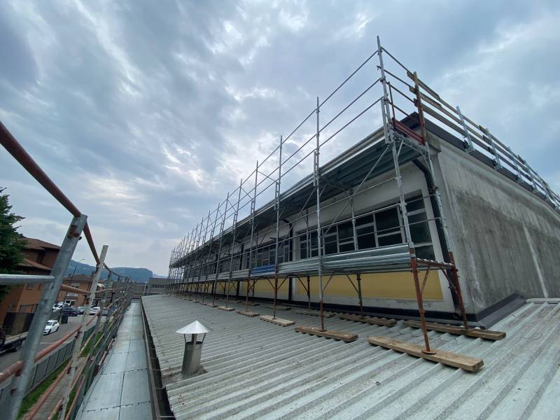 perin-ponteggi-appalto-pubblico-scuola-caloziocorte (3)